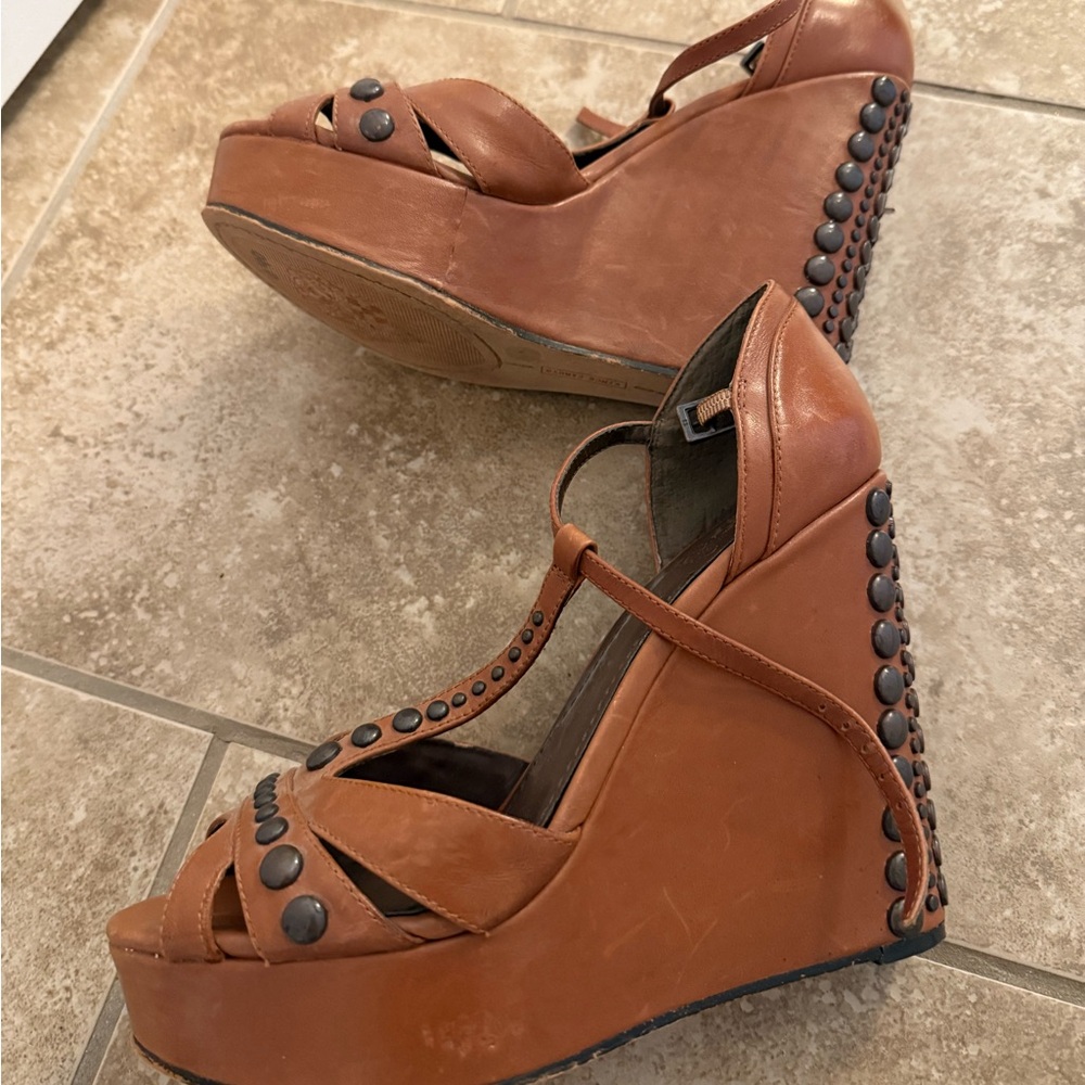 Vince Camuto